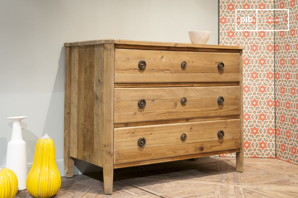 Kommode Sonia aus Holz  Große Schubladen, altes Holz und  pib