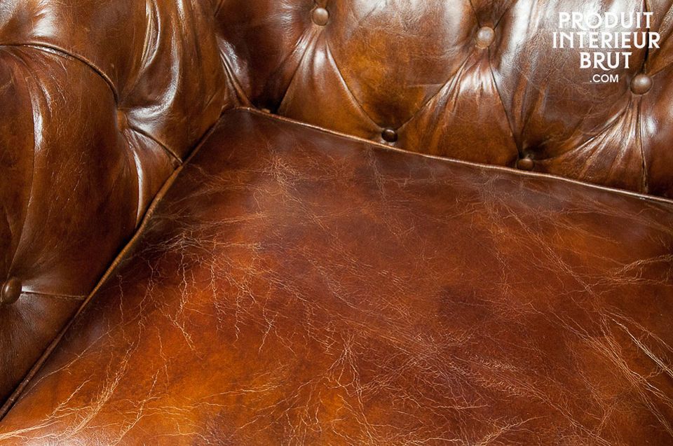 Dieser Chesterfield-  Cocktailsessel  aus Rindsleder verleiht Ihrem Interieur den Charakter eines