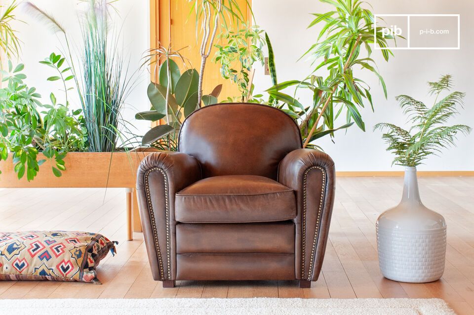 Ein Club Sessel im zeitlosen Design mit einem neuen, unverwechselbar charmantem Finish