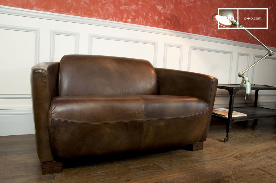 Couch im Fliegerstil aus 100% genarbtem Leder