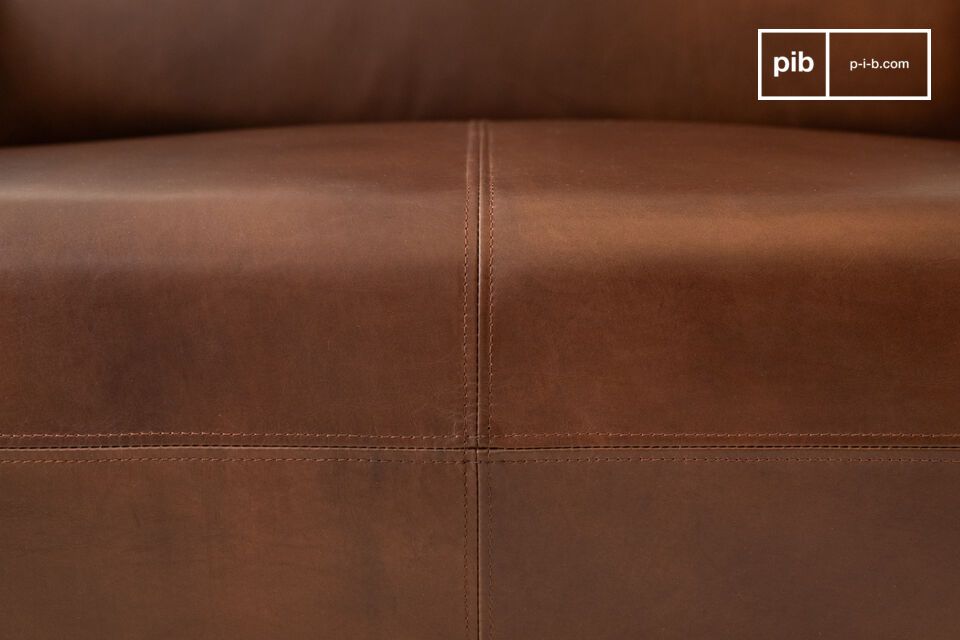 Sie ist aus hochwertigem, genarbten und sehr weichem Leder mit perfekt verarbeiteten Nähten
