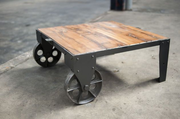 Couchtisch aus Holz Railway