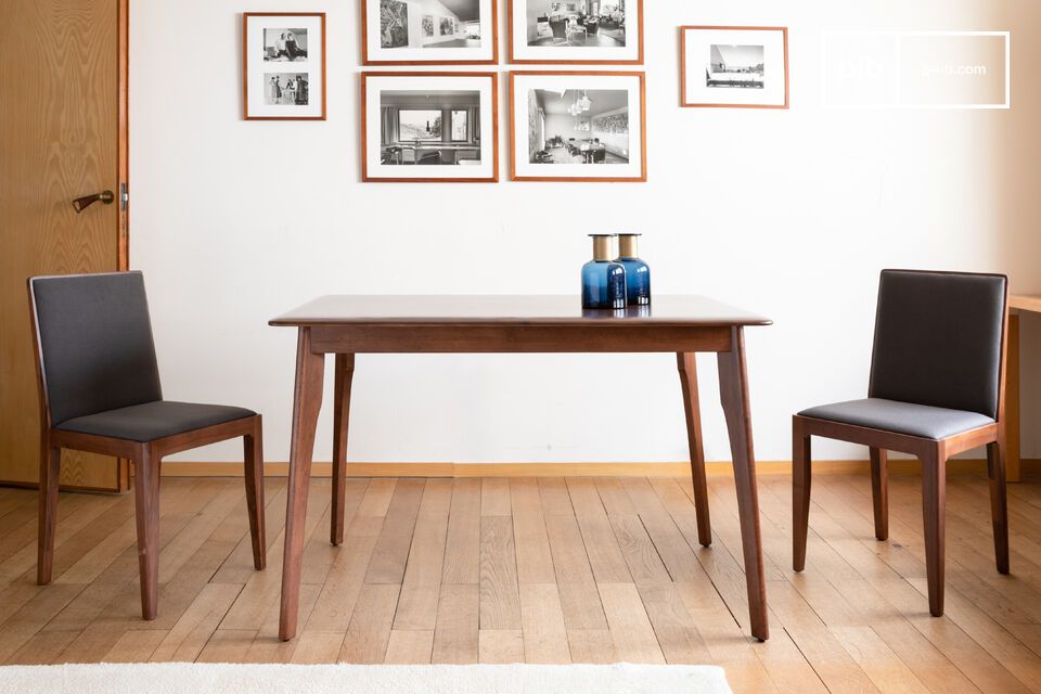 Kleiner Esstisch aus dunklem Holz Umea