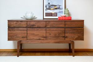 Walnuss-Sideboard Neliö