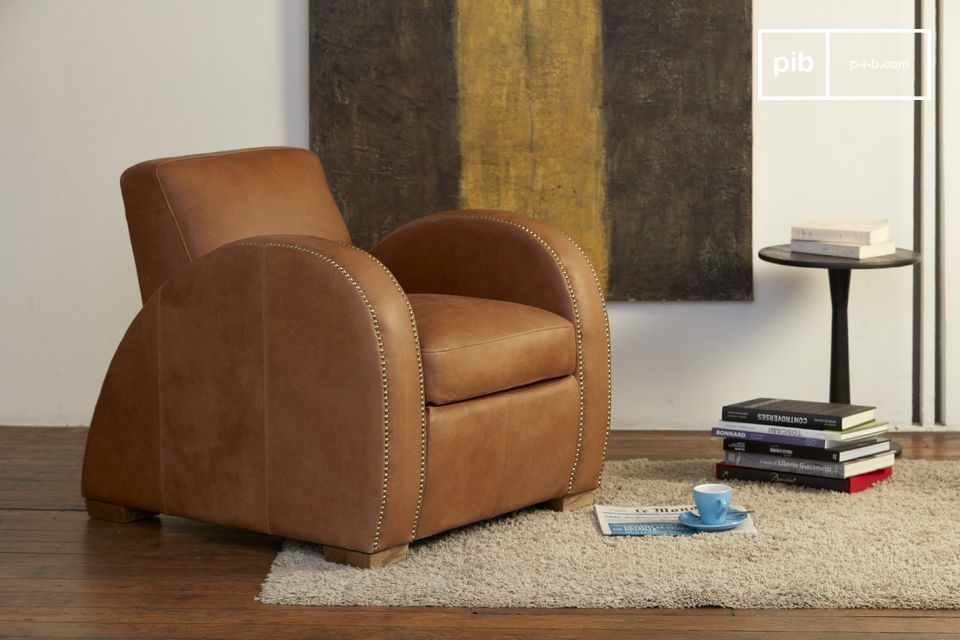 Ein Sessel mit einem untypischen Design, sowohl ein Sitz als auch ein dekoratives Element.