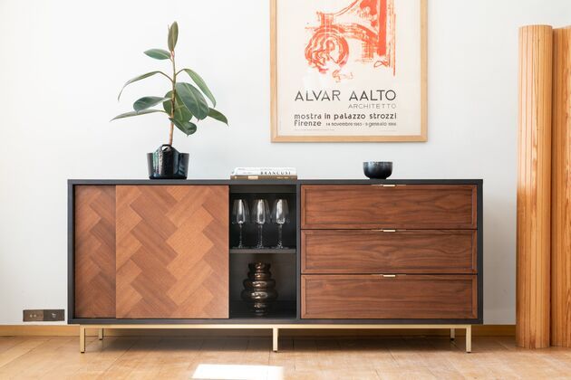 Dunkles Holzbuffet Neutra