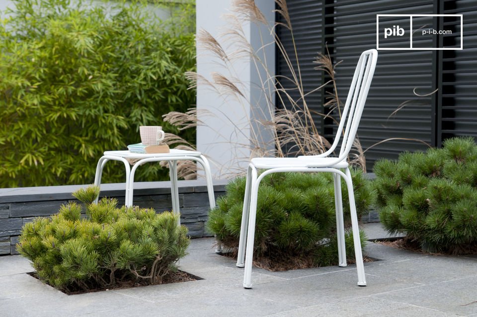 Schönes skandinavisches Design für einen eleganten Stuhl.