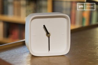Uhr aus Porzellan Fjorden